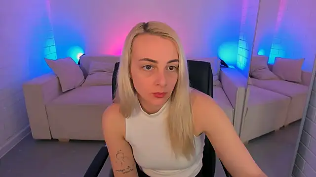 CarolMoor's Live XXX Chat