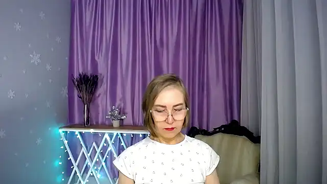 queen_a_n_i's Live XXX Chat