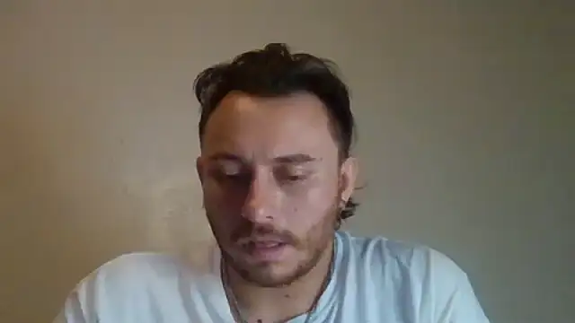 TallHungandCloudy69 Show in webcam