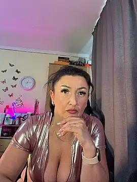 Show modela Hotangel75 na web-kameri