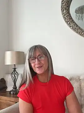 LILY-UK-MILF Show in webcam