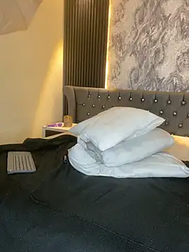 XXX chat uživo modela Lolagolden1