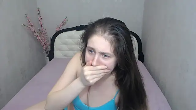 XXX chat uživo modela Holliy_Cooper