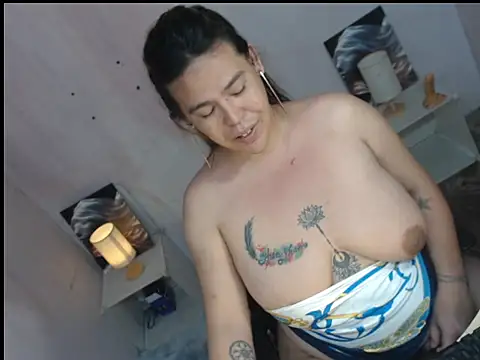 Pokazy przed kamerką – GoddessBigboobs