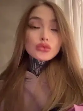 AriWild's Live XXX Chat