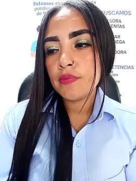 Chat +18 de MAYE__13 ao vivo