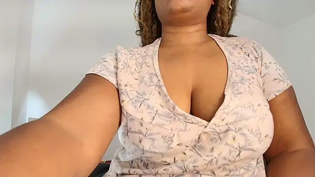 luxy_benet Adlı Modelin Canlı XXX Sohbeti