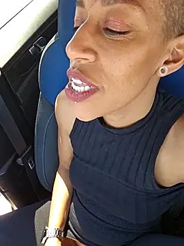 GoldenlaceのライブXXXチャット