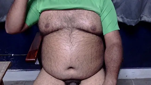hairysubcub_70 élő XXX-chatje