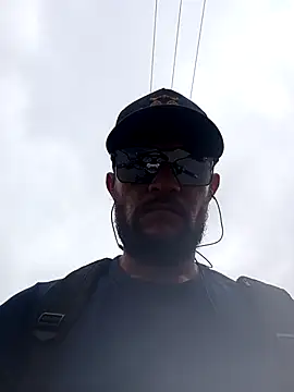 Hot_Veteran_1's Live XXX Chat