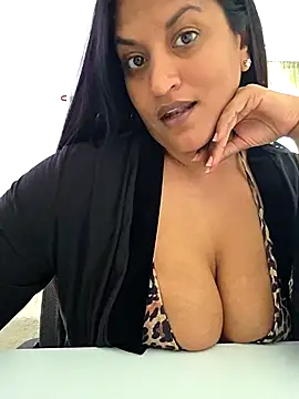 Živý XXX chat Busty_AriaX