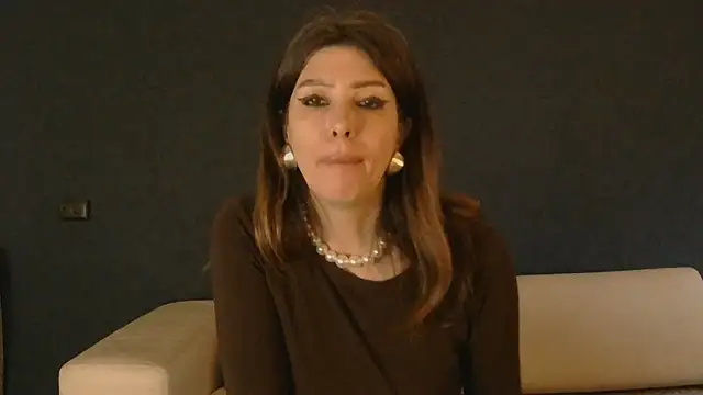 WhiteQueen888's Live XXX Chat