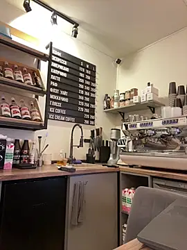 cinnabon_'s Live XXX Chat