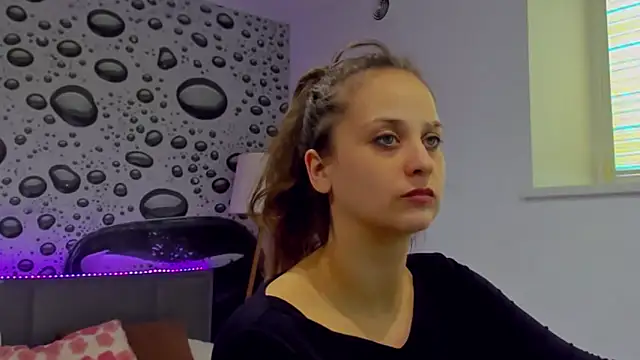 Chatroom XXX en direct de AlmaFancy