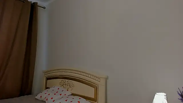 แชท XXX สดของ VelvetRisque