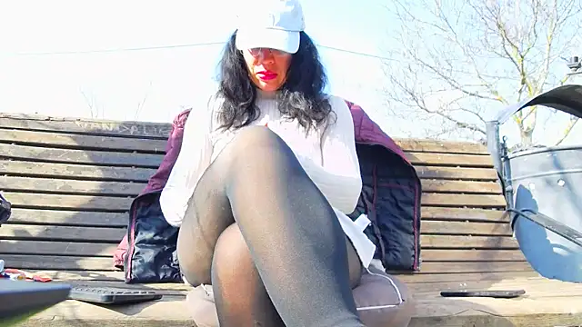 XXX chat uživo modela PublicBigLabia