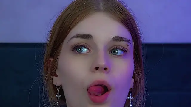 MelissaBauch Adlı Modelin Canlı XXX Sohbeti