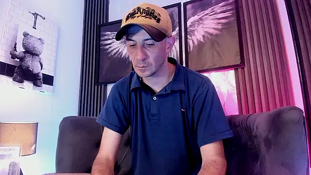 Milanwhite_ 라이브 XXX 채팅