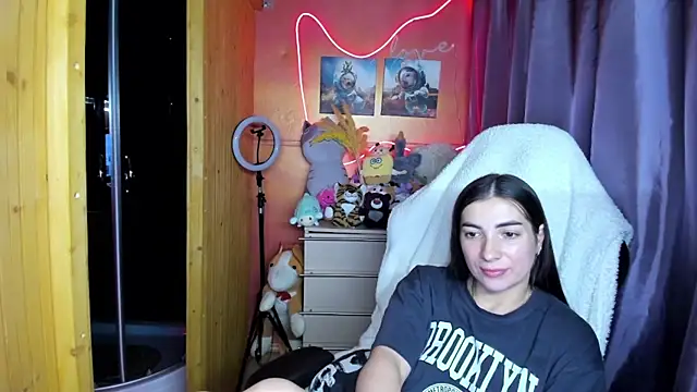 Fiery_Brunette_: онлайн-секс-чат