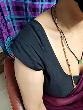 Chat XXX en directo de sunitha-3