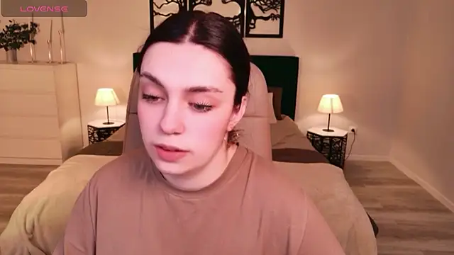 Chatroom XXX en direct de DaniellaLovely