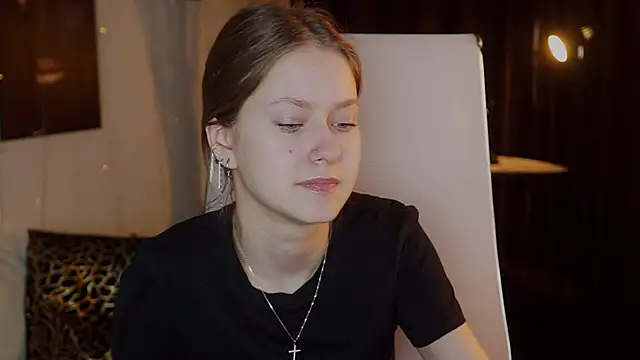 EveMundieのライブXXXチャット