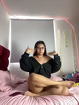 XXX chat uživo modela Velma_star