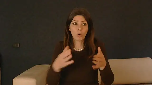 WhiteQueen888's Live XXX Chat