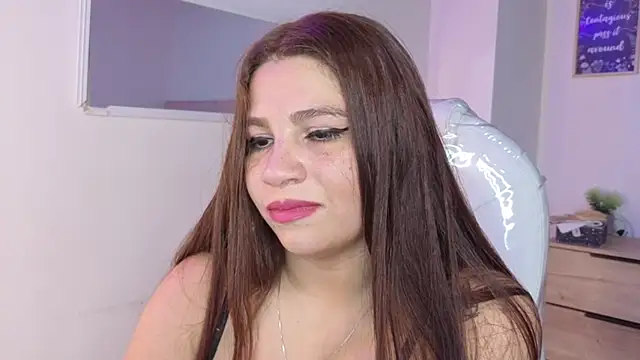 bluee_hazell Chat XXX live