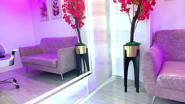 Maddie_T18 Live XXX-Chat