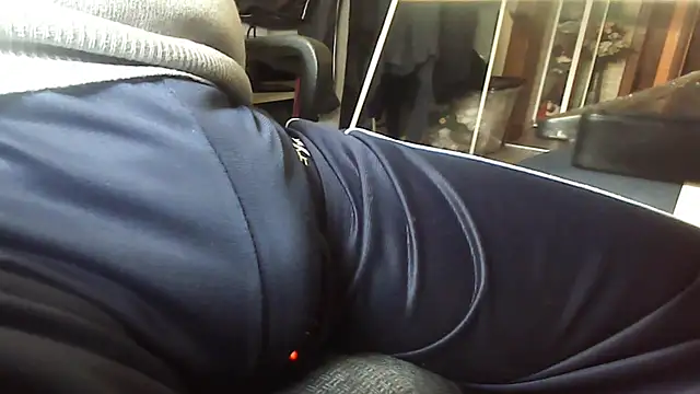 schwanzi_bear Live XXX Chat