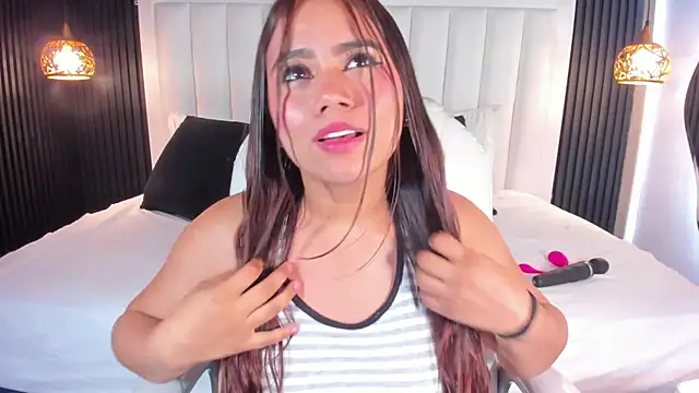 AslyGomez's Webcam Show