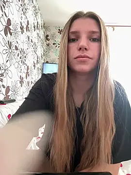 adel_secret's Live XXX Chat