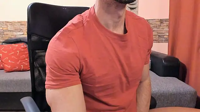 HotHunkTrainer's Webcam Show