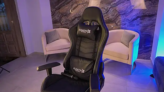 KylaMorrison Show in webcam