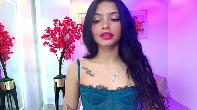 Maddie_T18's Live XXX Chat