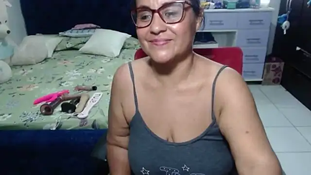 دردشة pervert_mommy_ الجنسية المباشرة