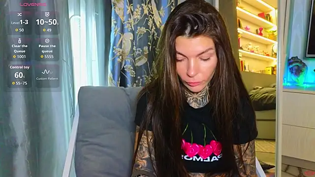 tattooedBabyy 网络视讯表演