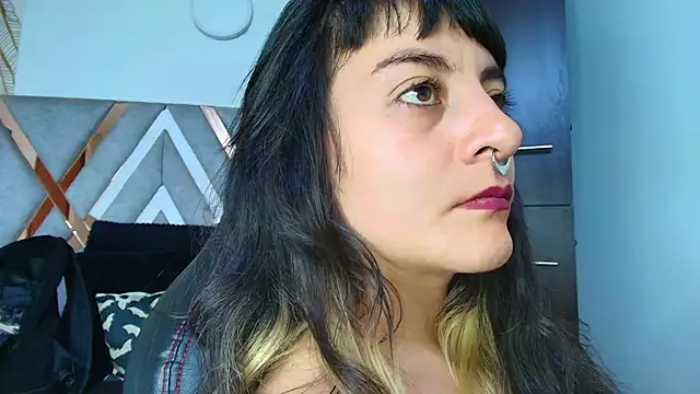 Naughty_Kittenm Live XXX Chat