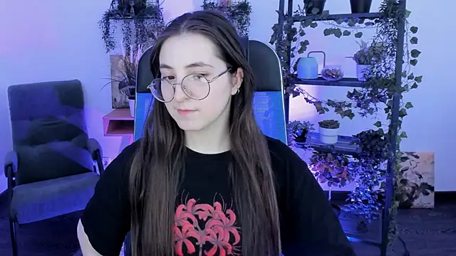 VirtuallVoyant live XXX chat