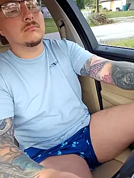 MrBiggBallz Show in webcam