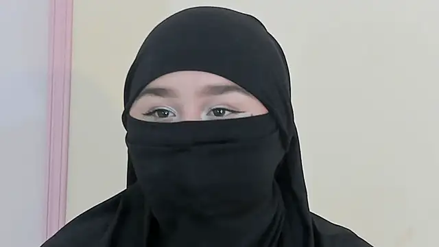 _zharaa's Live XXX Chat