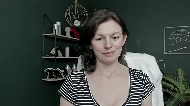 VivianWILD's Live XXX Chat