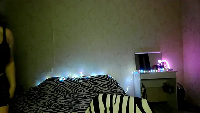 Chat +18 de CherrySanyaro ao vivo