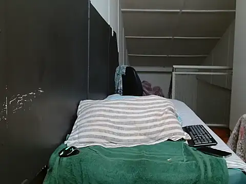 BustieMandy's Live XXX Chat