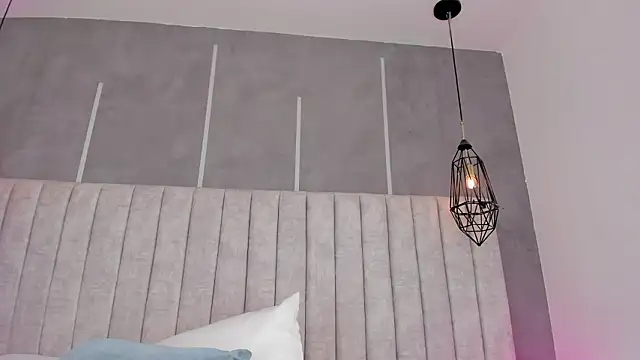 my_friends_mom Show in webcam