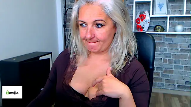 دردشة angel_devil_milf الجنسية المباشرة