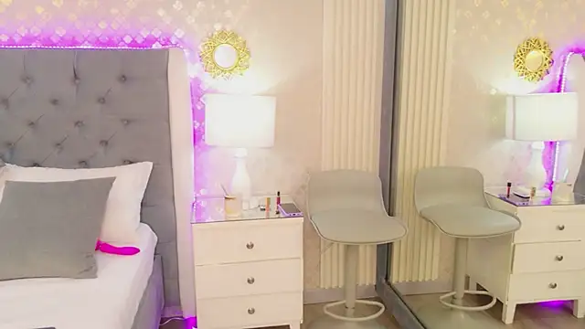 TaniaBlaze's Live XXX Chat