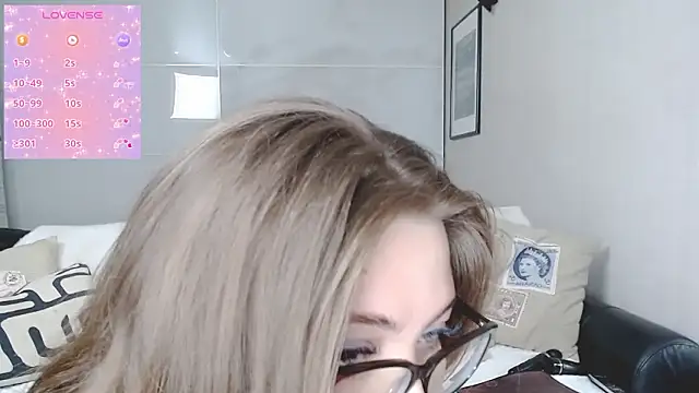 دردشة KarolinaLiss الجنسية المباشرة