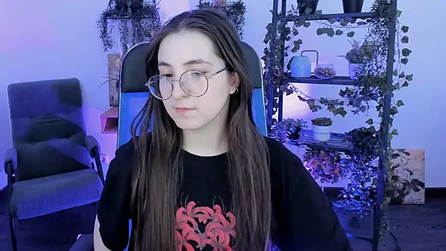 VirtuallVoyant live XXX chat